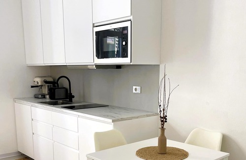 La Spezia Historic Centre Apartment | Chic & modern for groups & families-10 guests, in city center with 2 balconies