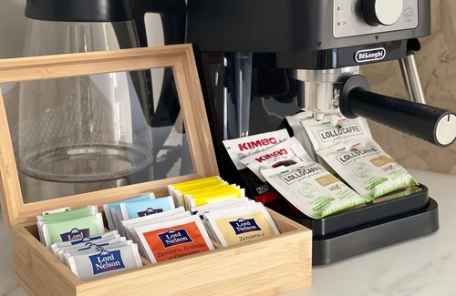 La Spezia Historic Centre Apartment | Chic & modern for groups & families-10 guests, in city center with 2 balconies