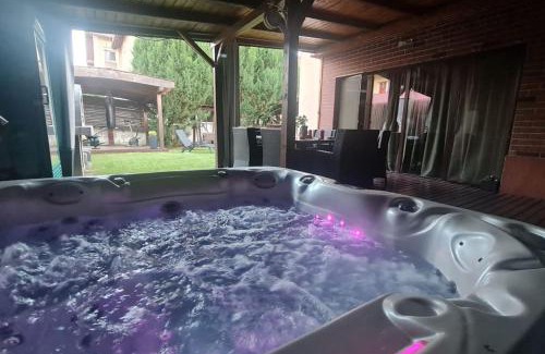 Cluj-Napoca Villa | Chic Retreat in Bună Ziua - Jacuzzi, Outdoor Gym, BBQ, Parking