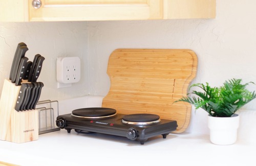 La Jolla Apartment | Chic & Spacious Studio by the Beach Prime La Jolla Spot Sleeps 4!