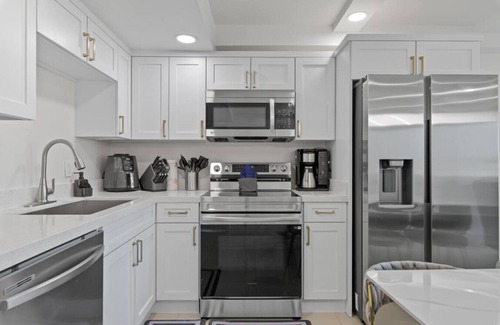 South Padre Island Apartment | Chic Stay by the Beach