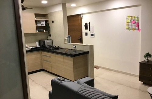 Kurla Apartment | Chic studio in gorgeous Mumbai, close to BKC with WiFi, AC