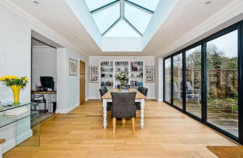 Chichester House | Chichester Spacious House Ideal for Goodwood and city centre