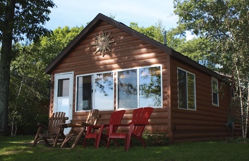 Chief Lake Cabin | Chief Lake Lodge Resort Cabin #6