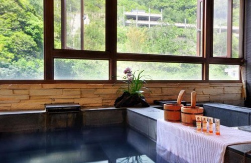 Ren'ai Hotel | Chief Villa Hot Spring Resort