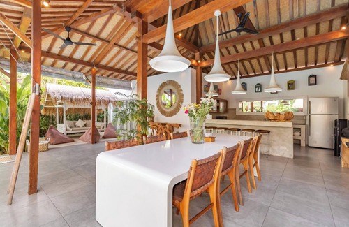 Drupadi Villa | Chill in the Rustic Tropical Getaway 8BR Seminyak