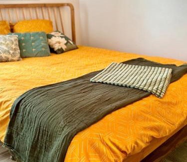 Grand-Bourg House | Chill Out, bungalow ensoleillé