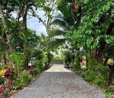 San Rafael House | Chill & Relax in a 11bed 5washroom