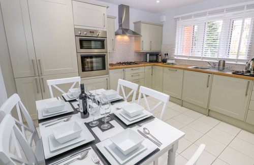 Freshwater Cottage | Chinefields