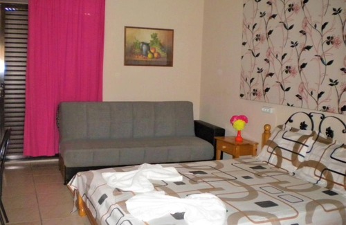 Karfas Apartment | Chios Rooms MyView