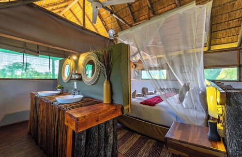 Chobe District Cabin | Chobe Mopani Forest Lodge & Camp site