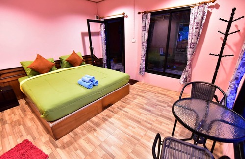 Ko Lanta Old Town House | Chomlay Room & Restaurant