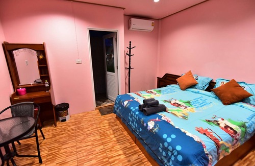 Ko Lanta Old Town House | Chomlay Room & Restaurant