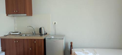 Himare Apartment | Chris & Drita