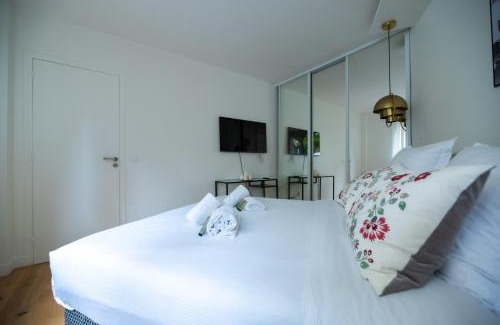 L'Europe Apartment | CIA - Parc Monceau 6P