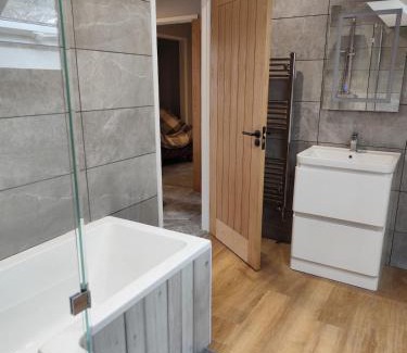 Tan-y-groes House | Cilhaul 3 bedroom holiday let