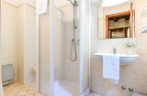 Longare Apartment | Ciliegi apartment with one bedroom and one bathroom on the first floor (apartment 4)