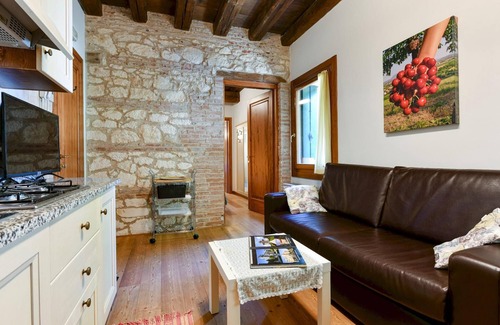Longare Apartment | Ciliegi apartment with one bedroom and one bathroom on the first floor (apartment 4)