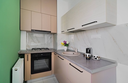 Bucharest City-Centre Apartment | Cismigiu Park - Delightful and Fresh Studio