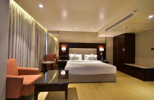 Gandhi Nagar Hotel | Citadel Sarovar Portico Bengaluru