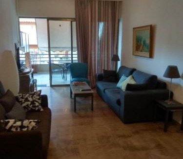 Papagou-Holargos Apartment | City Break Nearby Metro And Bus Express Airport