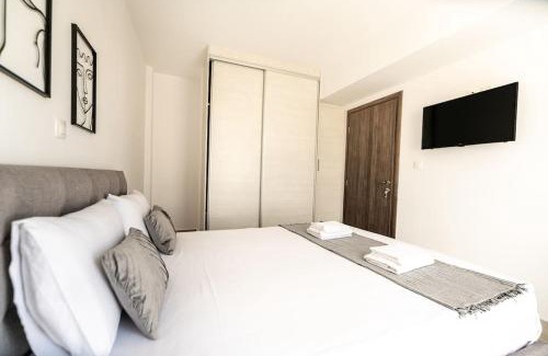 Keratsini-Drapetsona Apartment | City-View Apartment by Piraeus Port - DRF2