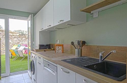 Isigny-sur-Mer House | City View Family Retreat