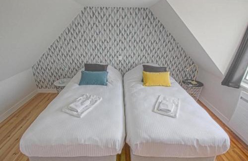 Isigny-sur-Mer House | City View Family Retreat