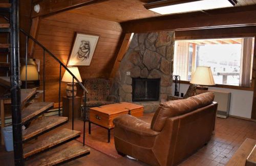 Red River House | Claim Jumper A-Frame 1 - On The River - Pet Friendly - WiFi - Cable - Wood Burning Fireplace