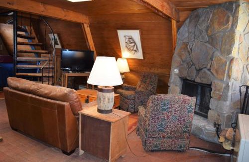 Red River House | Claim Jumper A-Frame 1 - On The River - Pet Friendly - WiFi - Cable - Wood Burning Fireplace