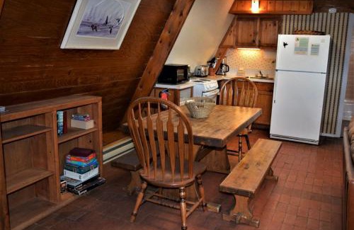 Red River House | Claim Jumper A-Frame 1 - On The River - Pet Friendly - WiFi - Cable - Wood Burning Fireplace