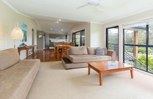 Elizabeth Beach House | Clarabelle Cottage