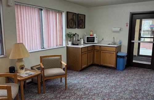 Clarion Hotel | Clarion Hometown Inn