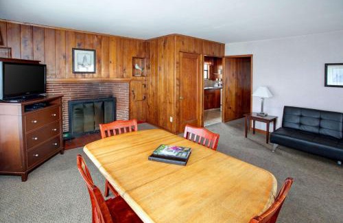 Lincoln Beach Hotel | Clarion Inn Surfrider Resort