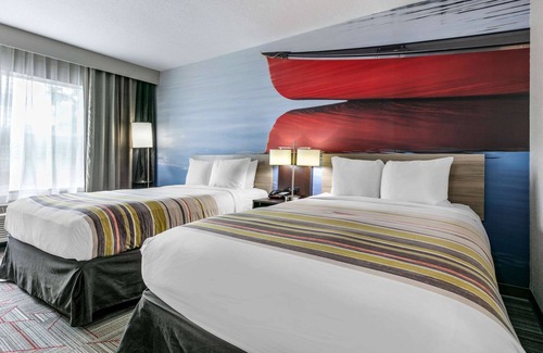 Columbus Hotel | Clarion Pointe Columbus-Bradley Park