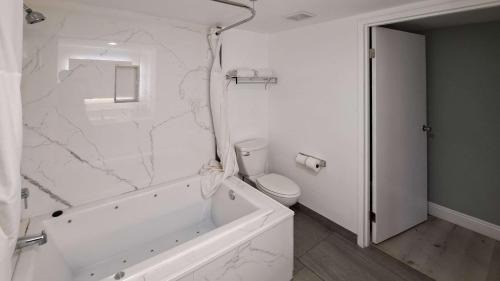 El Cajon Hotel | Clarion Pointe El Cajon San Diego East