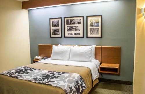 Wake Forest Hotel | Clarion Pointe Wake Forest - Raleigh North