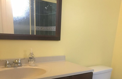 Alameda House | Classic Island Victorian walking steps to Downtown