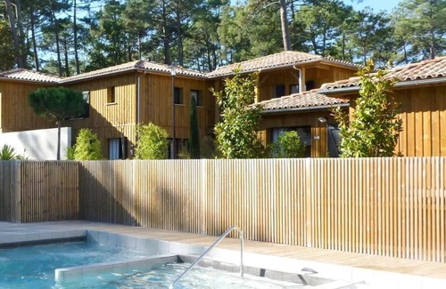 Claouey Apartment | Classic Lodge 2 Bedrooms 4 People