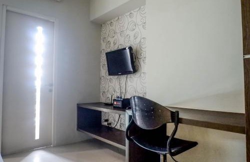 Siwalankerto Apartment | Classic Modern Studio Room Apartment at The Square Surabaya By Travelio