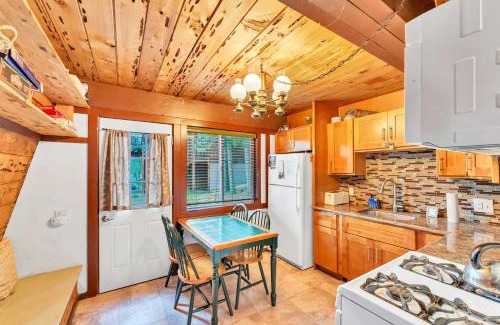 Serene Lakes House | Classic Tahoe Charm 3 Ski Resorts Within 5 Miles