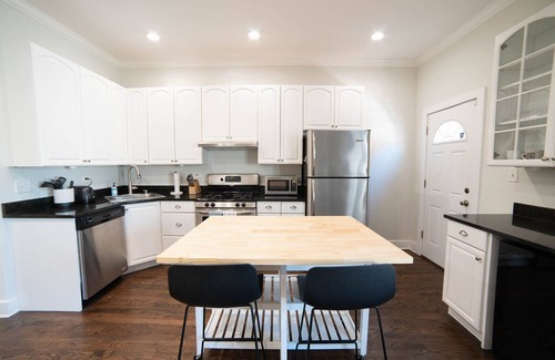 Bucktown Cottage | Classic Workers Cottage in Vibrant Bucktown Chicago.