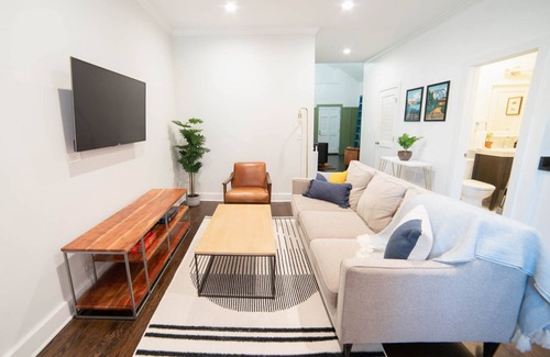 Bucktown Cottage | Classic Workers Cottage in Vibrant Bucktown Chicago.