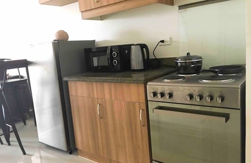 Guadalupe Nuevo Condo | Classy 2BR Apartment + Netflix at Rockwell Makati