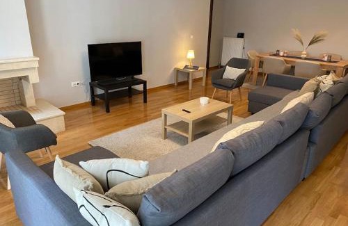 Khalandrion Apartment | Classy 3BR with 2 Bathrooms Apartment in Marousi