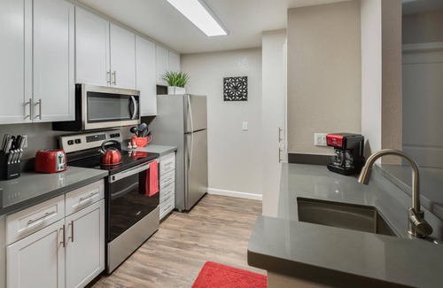 Rocklin Apartment | Classy Apartment Home With Luxurious King Suite