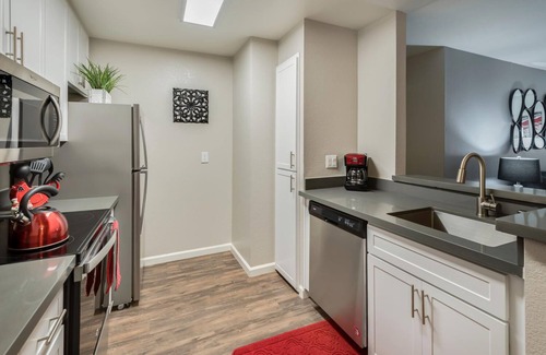 Rocklin Apartment | Classy Apartment Home With Luxurious King Suite