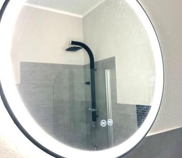 Cottbus Apartment | Classy City-Apartment - Netflix-Parkplatz-Balkon-Zentrum-BTU-Kaffeevollautomat