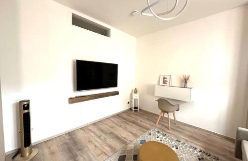 Cottbus Apartment | Classy City-Apartment - Netflix-Parkplatz-Balkon-Zentrum-BTU-Kaffeevollautomat