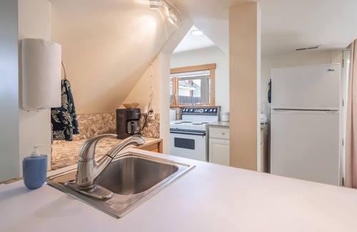 Cle Elum Apartment | Cle Elum Studio Suite - Walk to Town!
